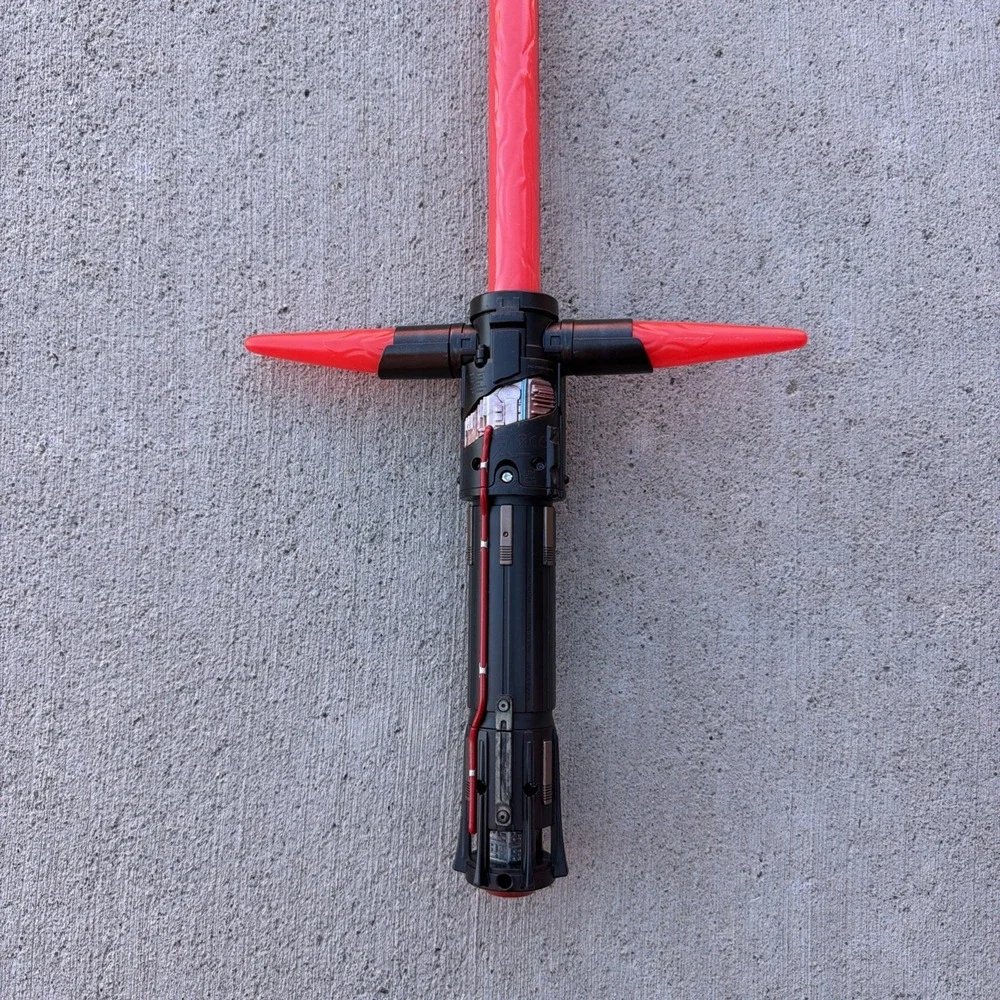 Star Wars Kylo Ren Red Lightsaber Disney Store Light Sounds Crossguard 33